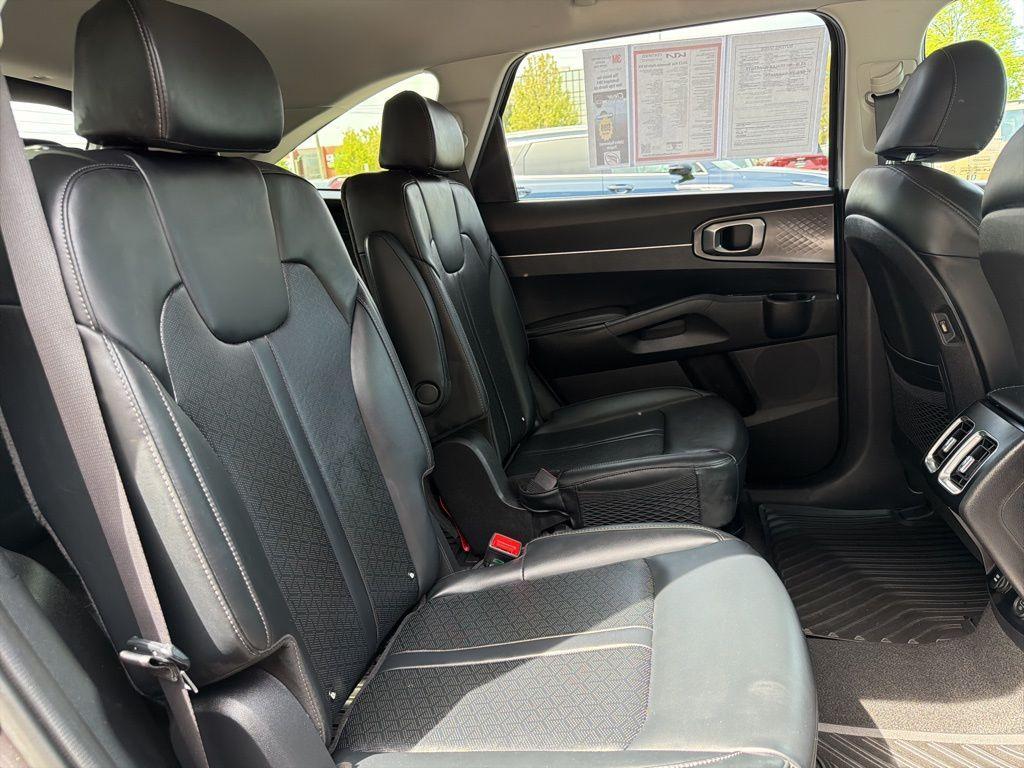 used 2023 Kia Sorento Hybrid car, priced at $27,157
