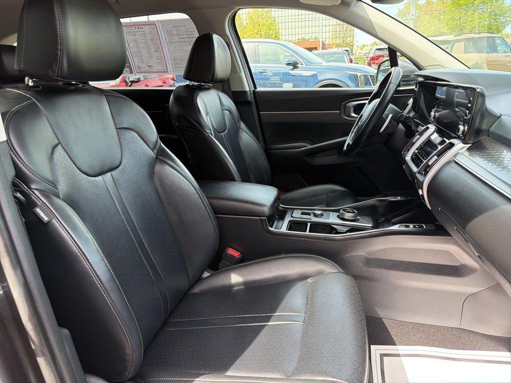 used 2023 Kia Sorento Hybrid car, priced at $27,157