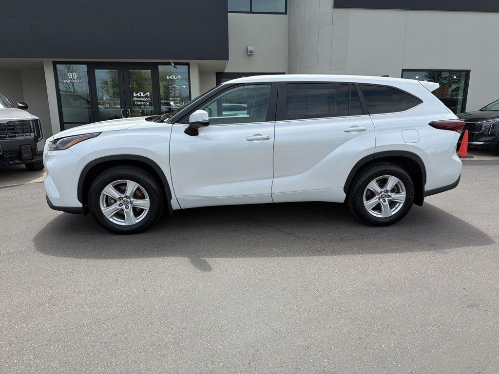used 2024 Toyota Highlander car, priced at $38,372