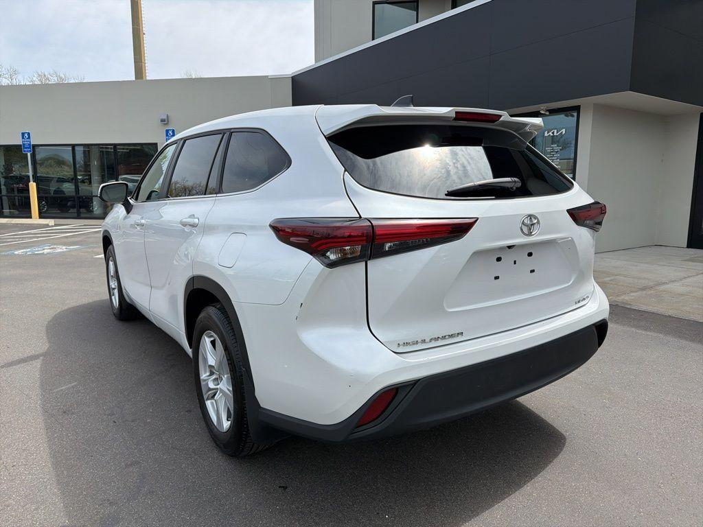used 2024 Toyota Highlander car, priced at $38,372
