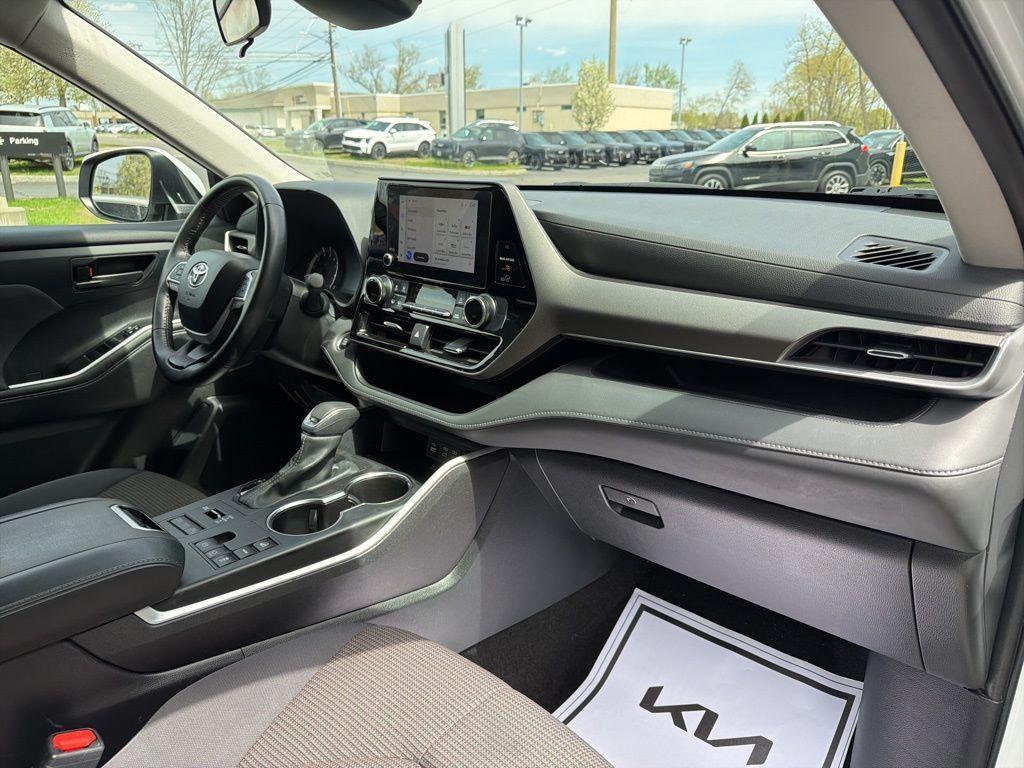 used 2024 Toyota Highlander car, priced at $38,372