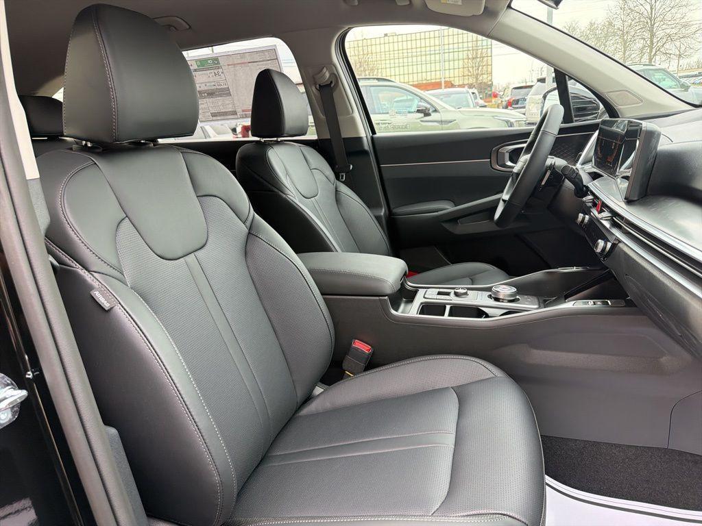 new 2026 Kia Sorento Hybrid car, priced at $38,572
