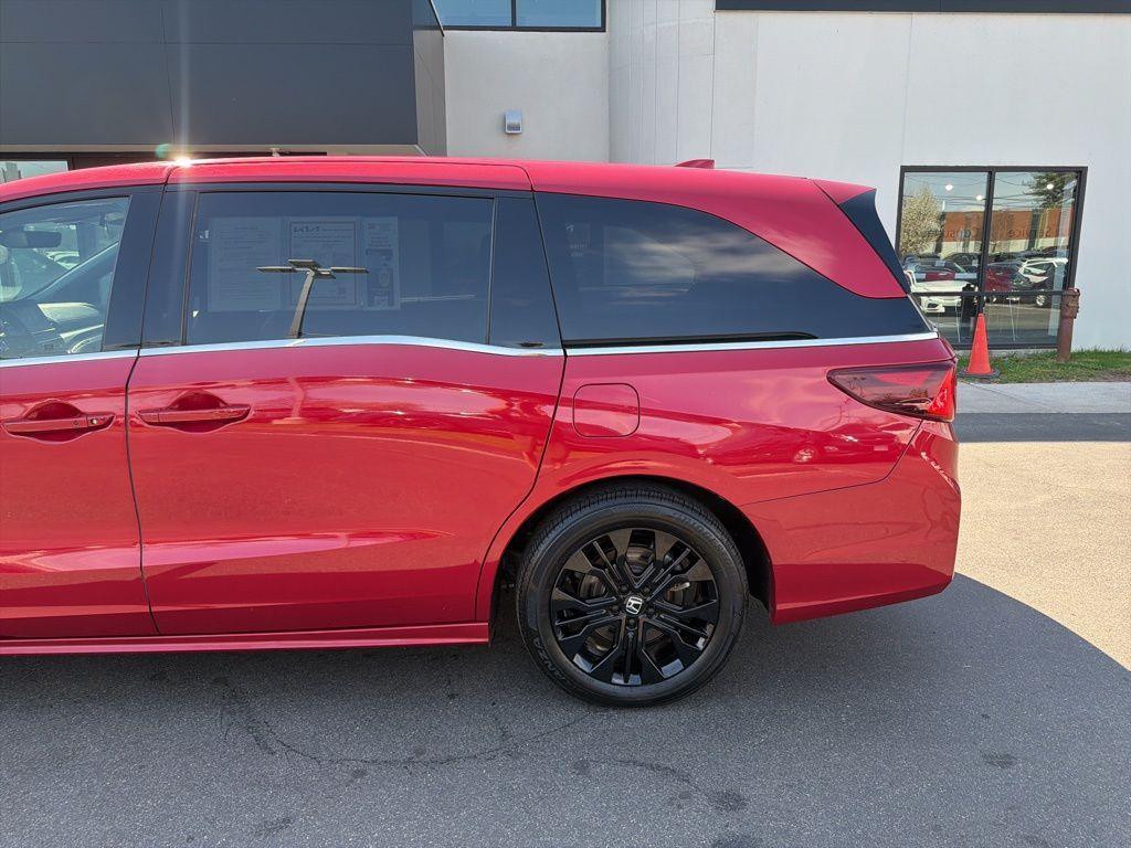 used 2025 Honda Odyssey car, priced at $35,908