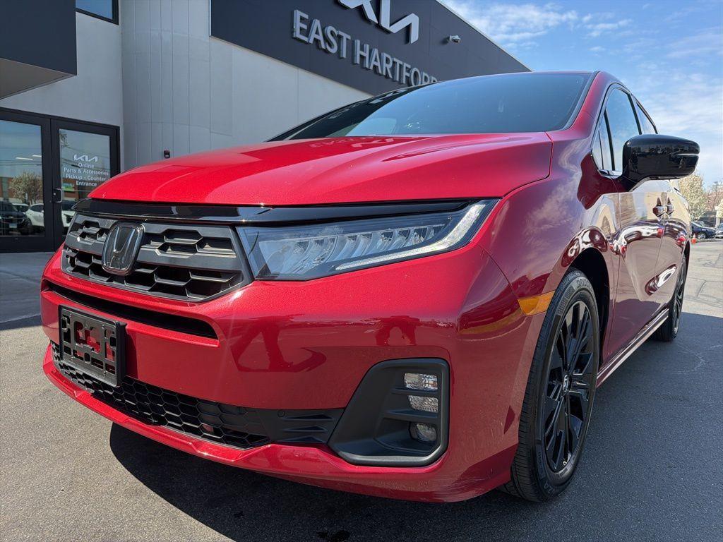 used 2025 Honda Odyssey car, priced at $35,908