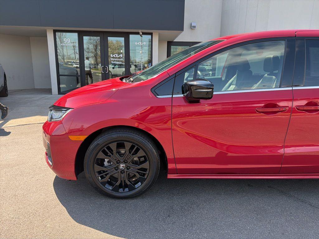 used 2025 Honda Odyssey car, priced at $35,908