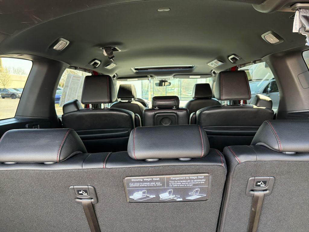 used 2025 Honda Odyssey car, priced at $35,908