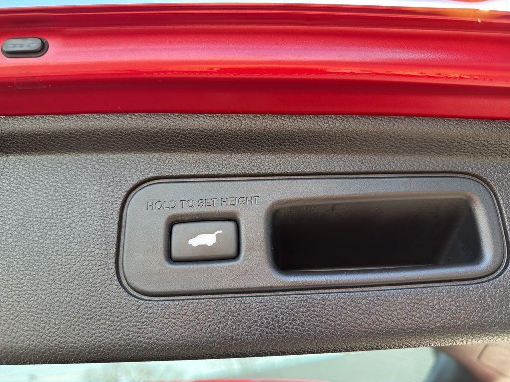 used 2025 Honda Odyssey car, priced at $35,908