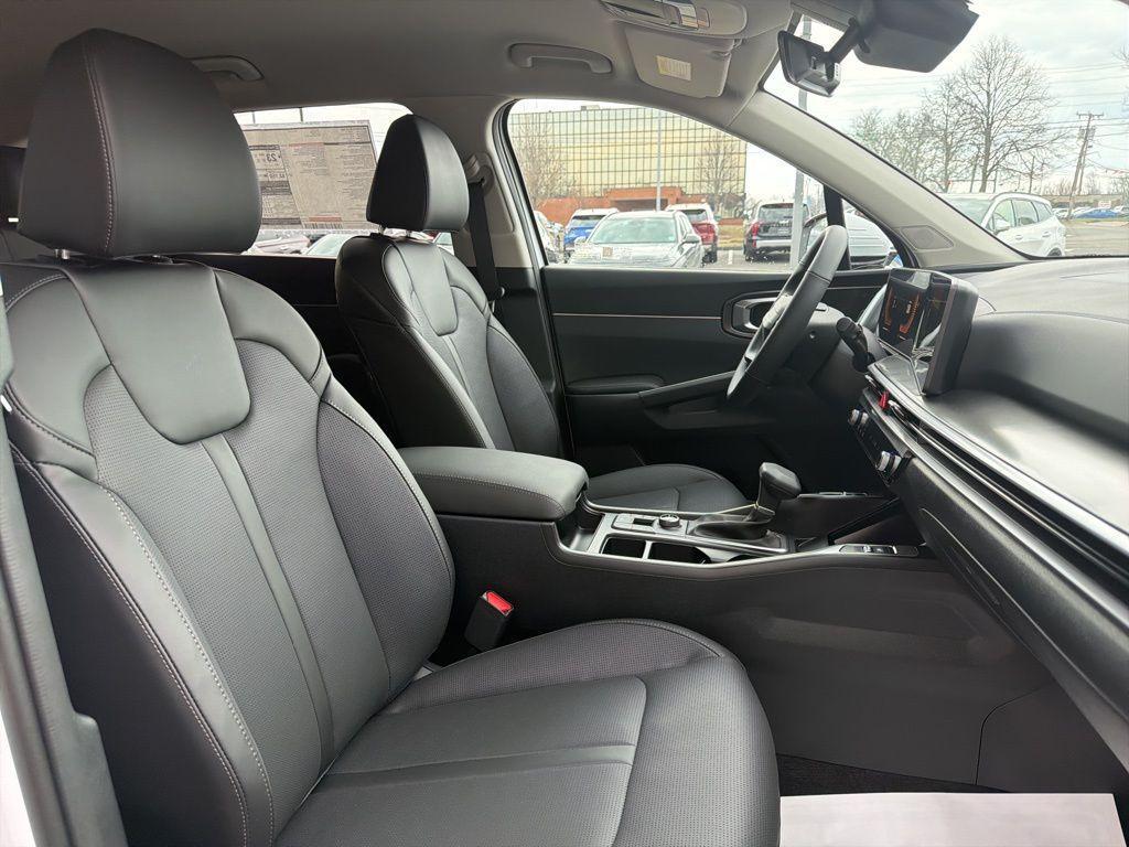 new 2026 Kia Sorento car, priced at $38,400