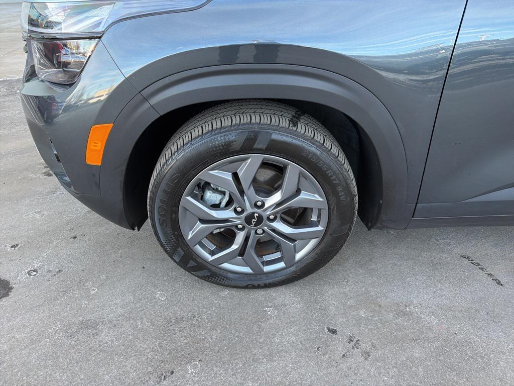 used 2024 Kia Seltos car, priced at $23,041
