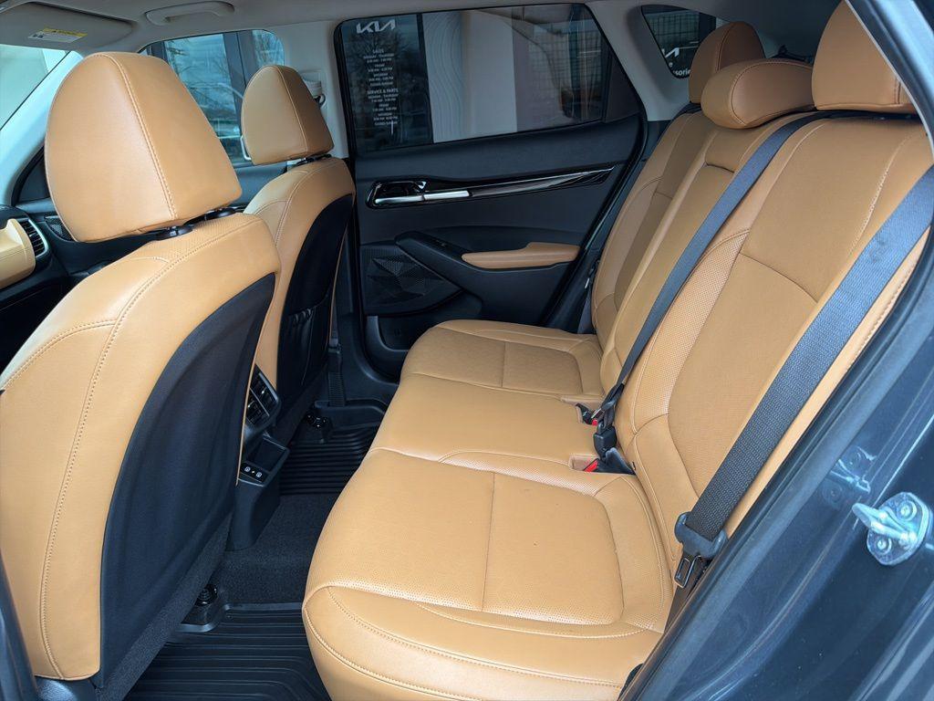 used 2024 Kia Seltos car, priced at $23,127