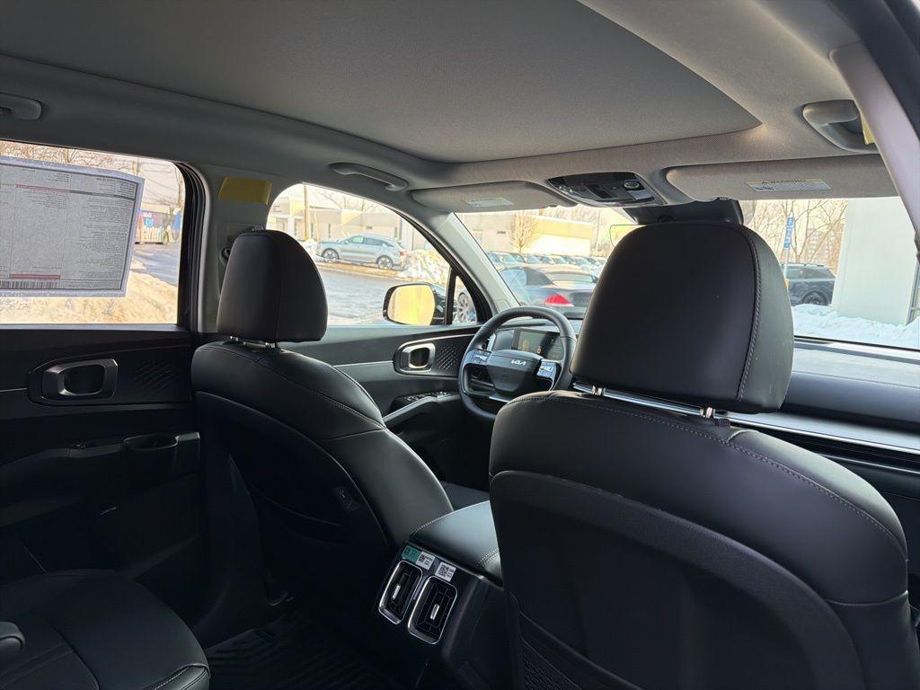 new 2026 Kia Sorento Hybrid car, priced at $40,068