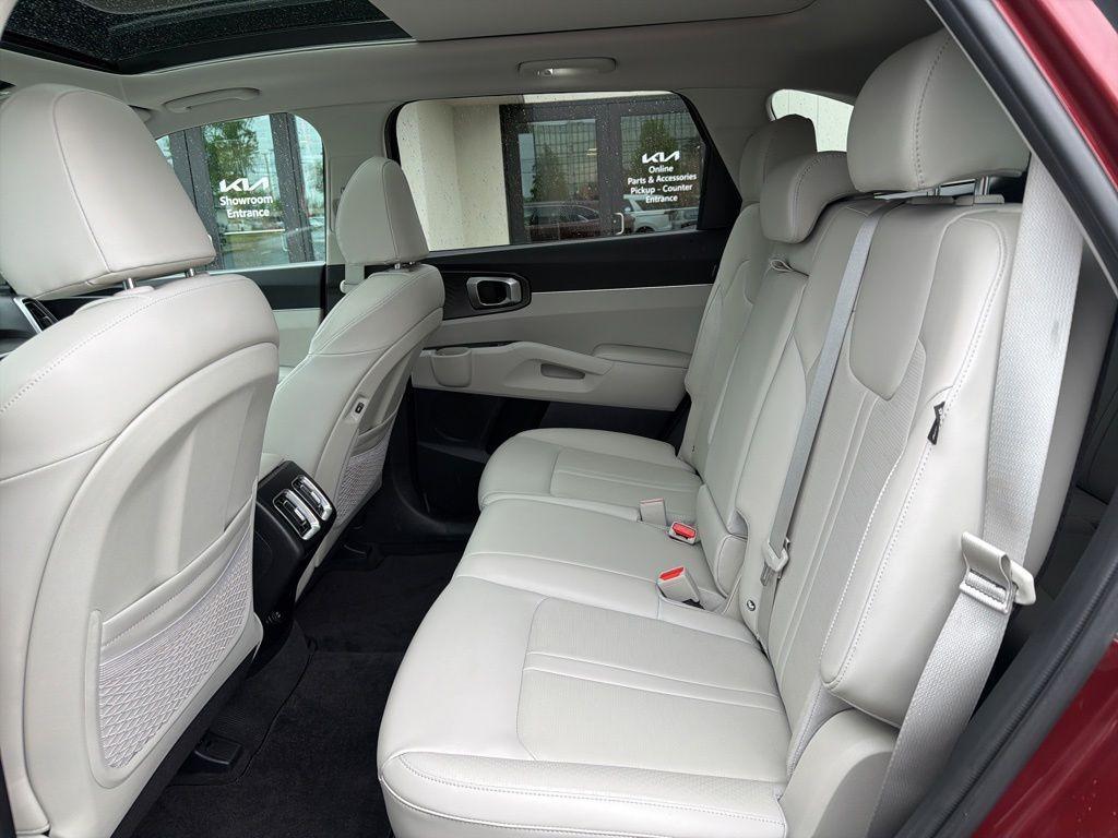 used 2024 Kia Sorento car, priced at $28,142