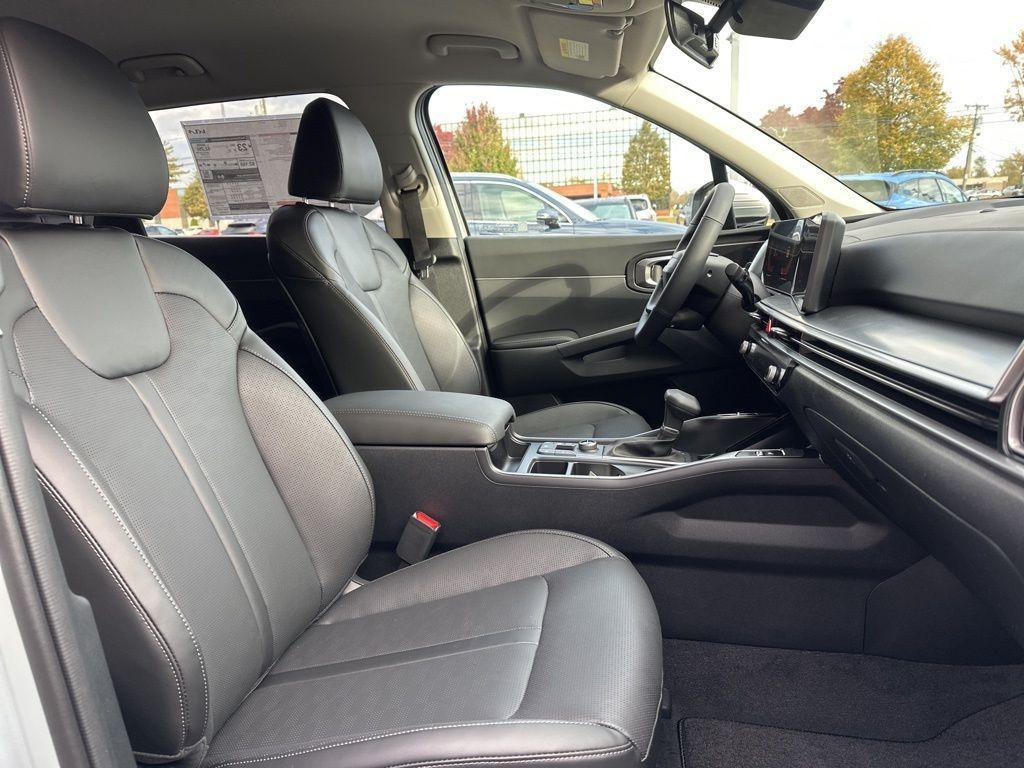 new 2026 Kia Sorento car, priced at $37,641