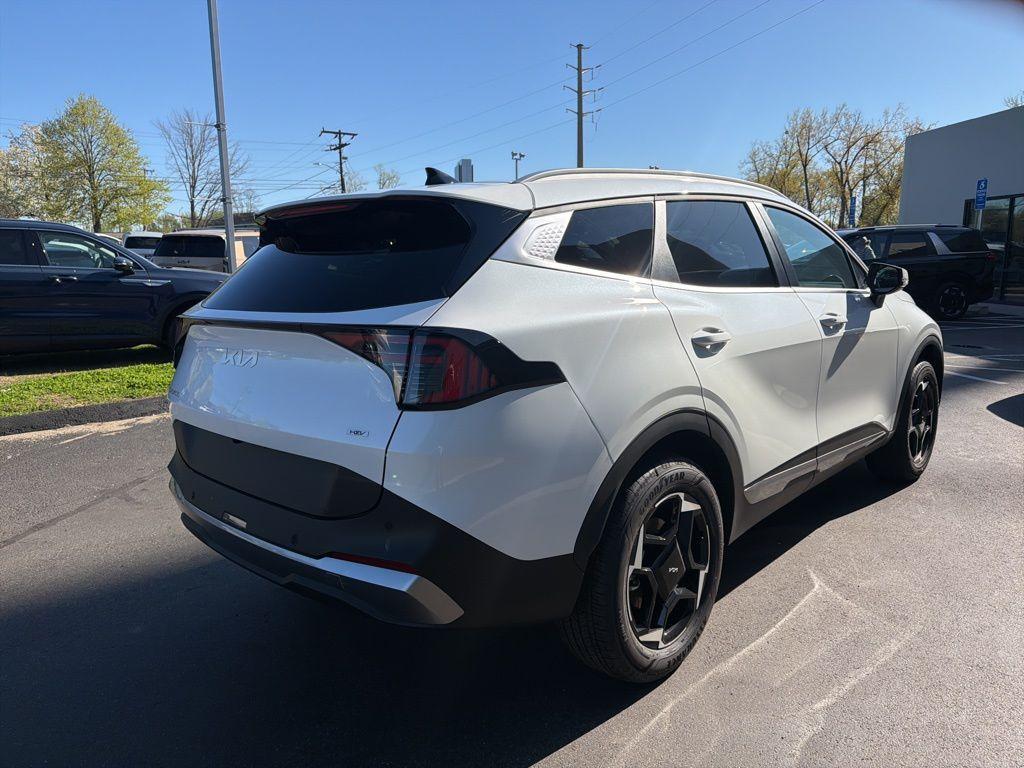 new 2026 Kia Sportage Hybrid car, priced at $33,178