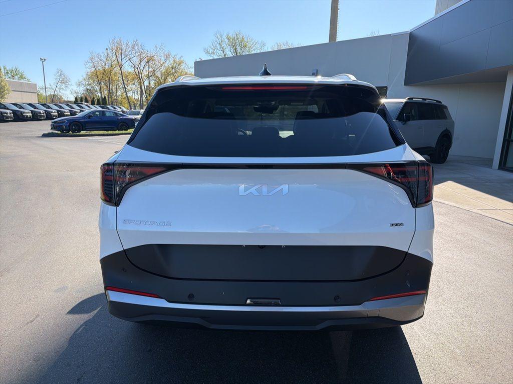 new 2026 Kia Sportage Hybrid car, priced at $33,178