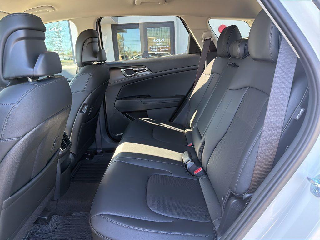 new 2026 Kia Sportage Hybrid car, priced at $33,178