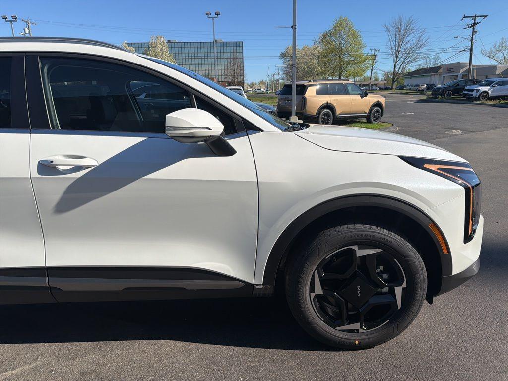 new 2026 Kia Sportage Hybrid car, priced at $33,178