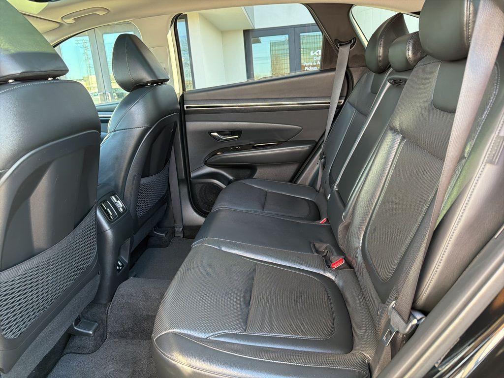 used 2024 Hyundai TUCSON Hybrid car, priced at $32,000
