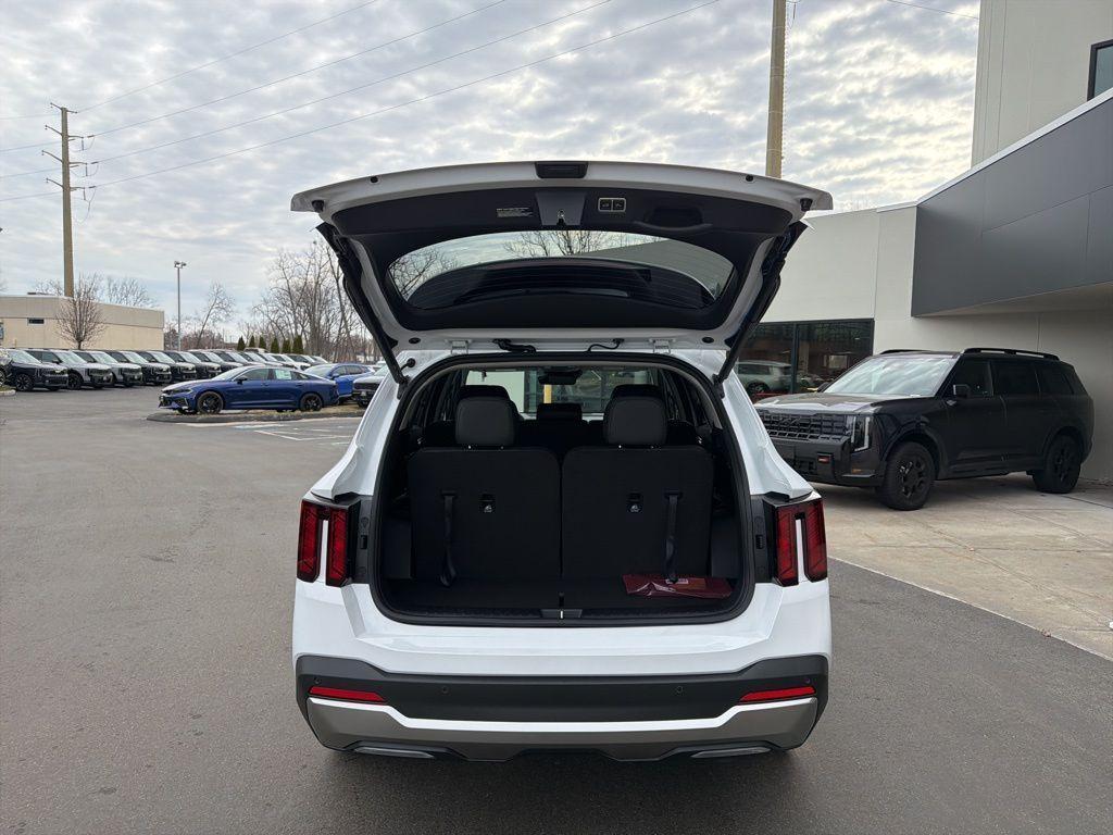 new 2026 Kia Sorento car, priced at $38,400