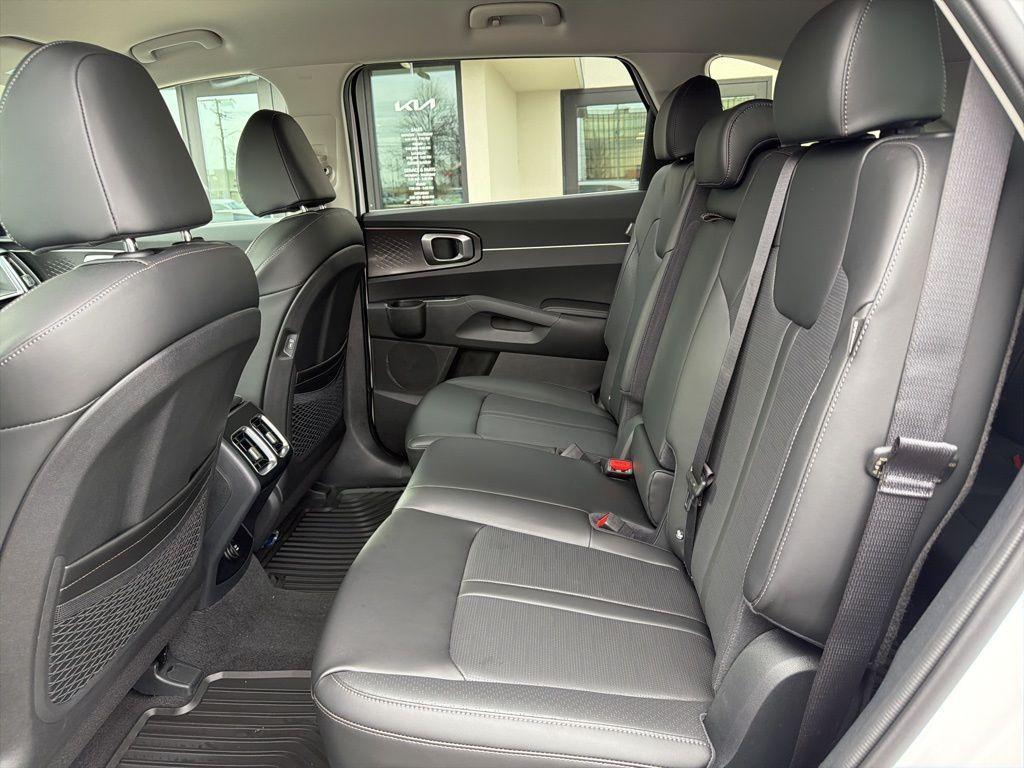 new 2026 Kia Sorento car, priced at $38,400