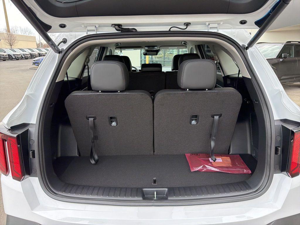 new 2026 Kia Sorento car, priced at $38,400