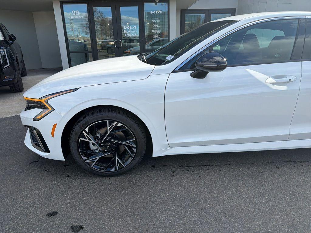 new 2026 Kia K5 car, priced at $30,121