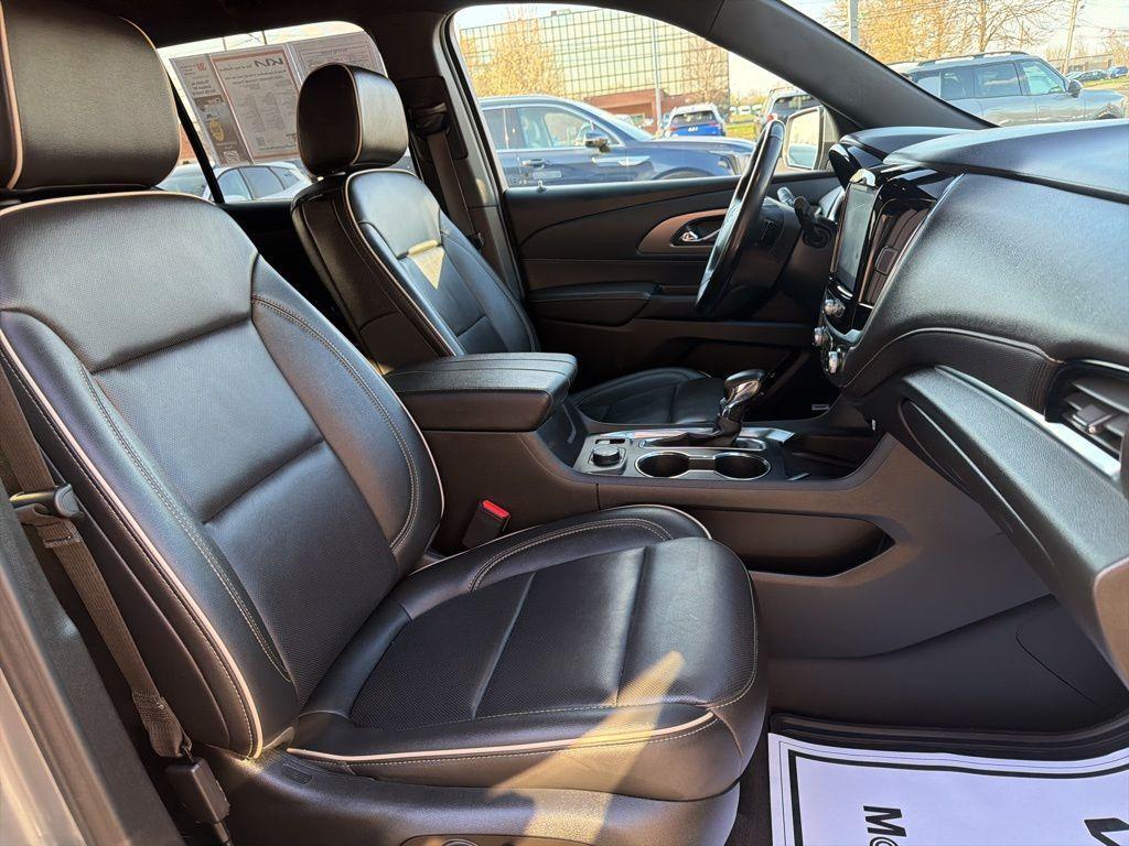 used 2023 Chevrolet Traverse car, priced at $31,606