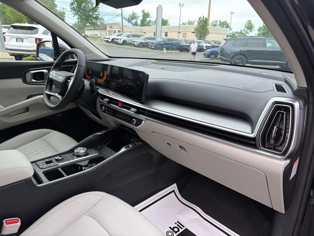 new 2026 Kia Sorento Hybrid car, priced at $41,235