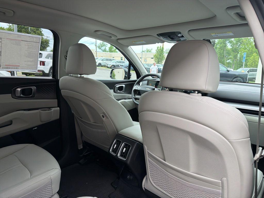 new 2026 Kia Sorento Hybrid car, priced at $41,235