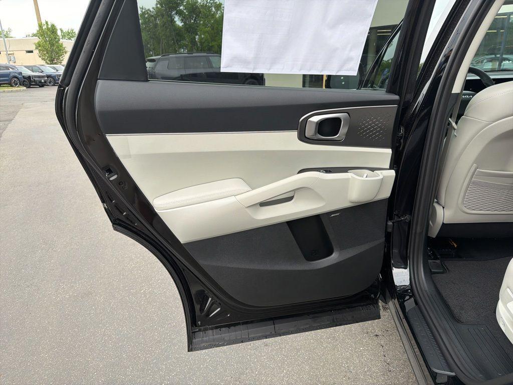 new 2026 Kia Sorento Hybrid car, priced at $41,235