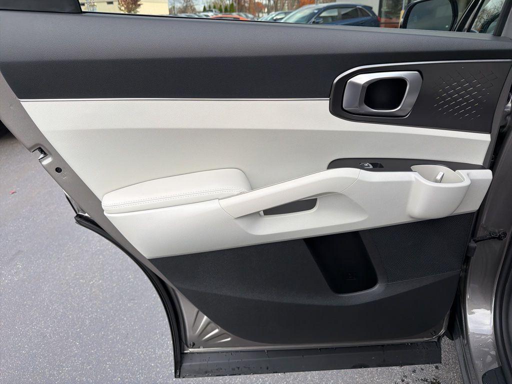 new 2026 Kia Sorento Hybrid car, priced at $38,523