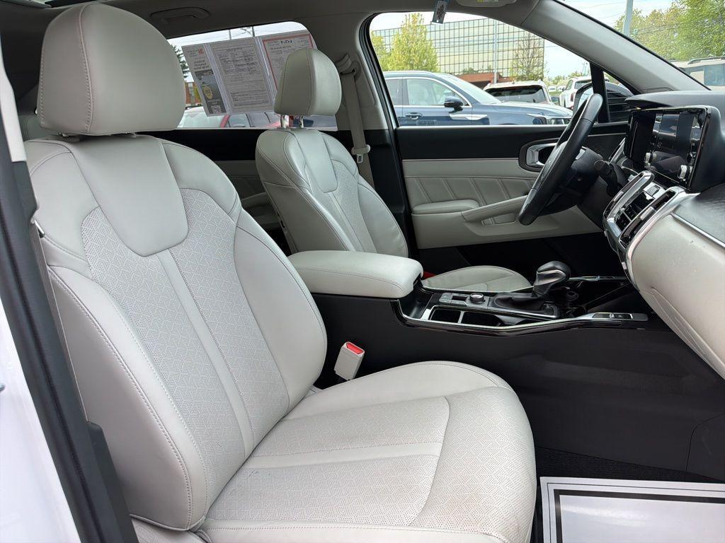 used 2023 Kia Sorento car, priced at $31,139