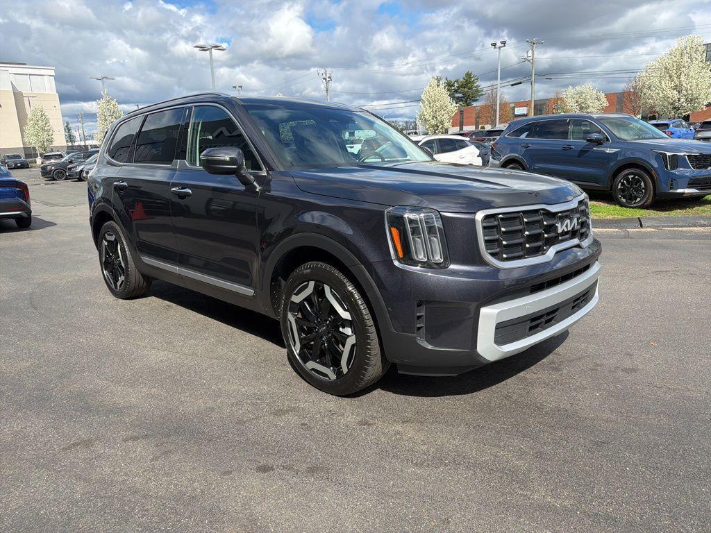used 2025 Kia Telluride car, priced at $35,593