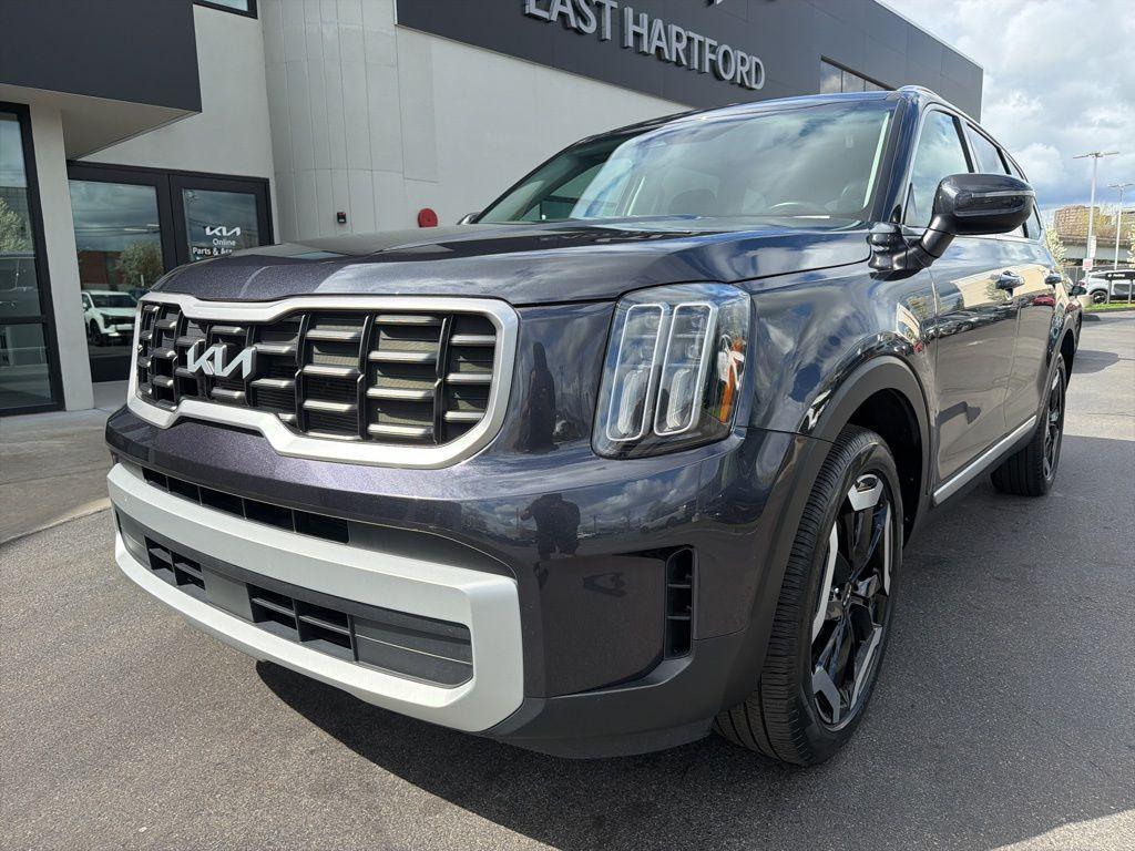 used 2025 Kia Telluride car, priced at $35,593