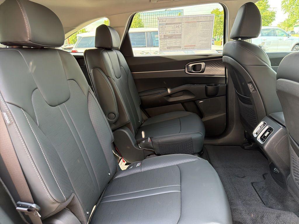 new 2026 Kia Sorento Hybrid car, priced at $41,680