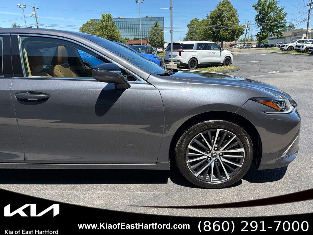 used 2024 Lexus ES 300h car, priced at $39,026