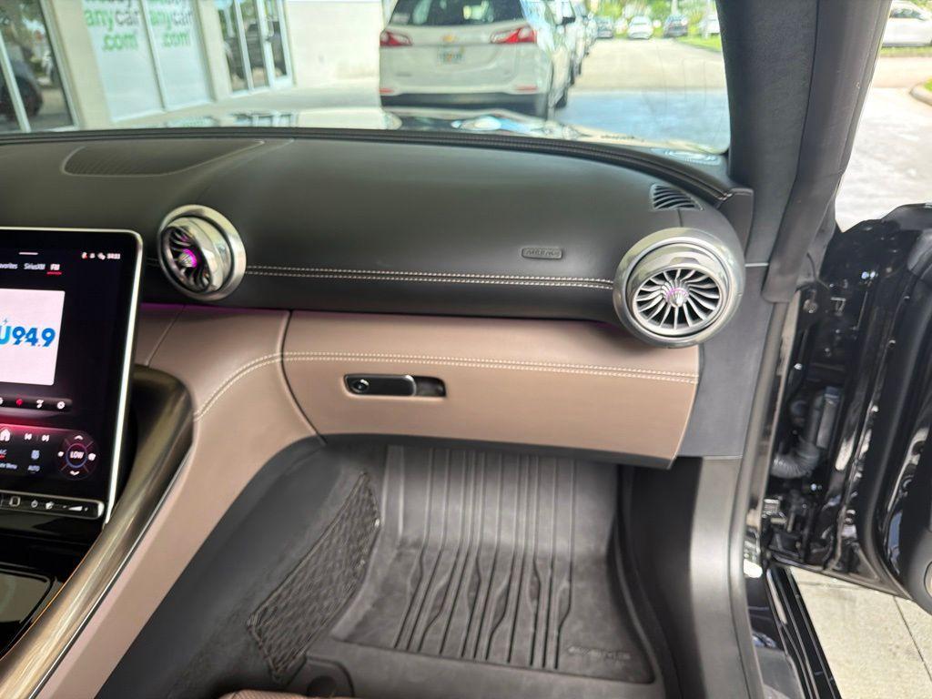Mercedes-Benz SL view 37