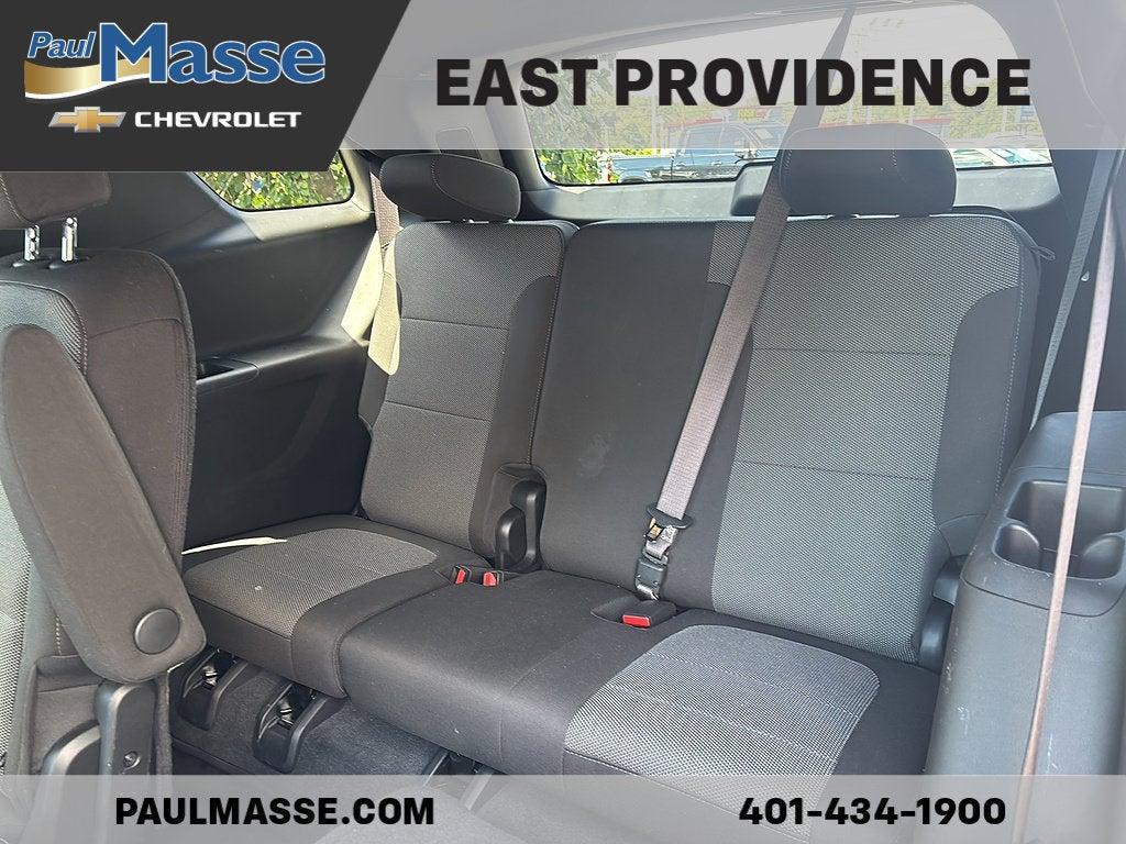 used 2023 Chevrolet Traverse car, priced at $28,387