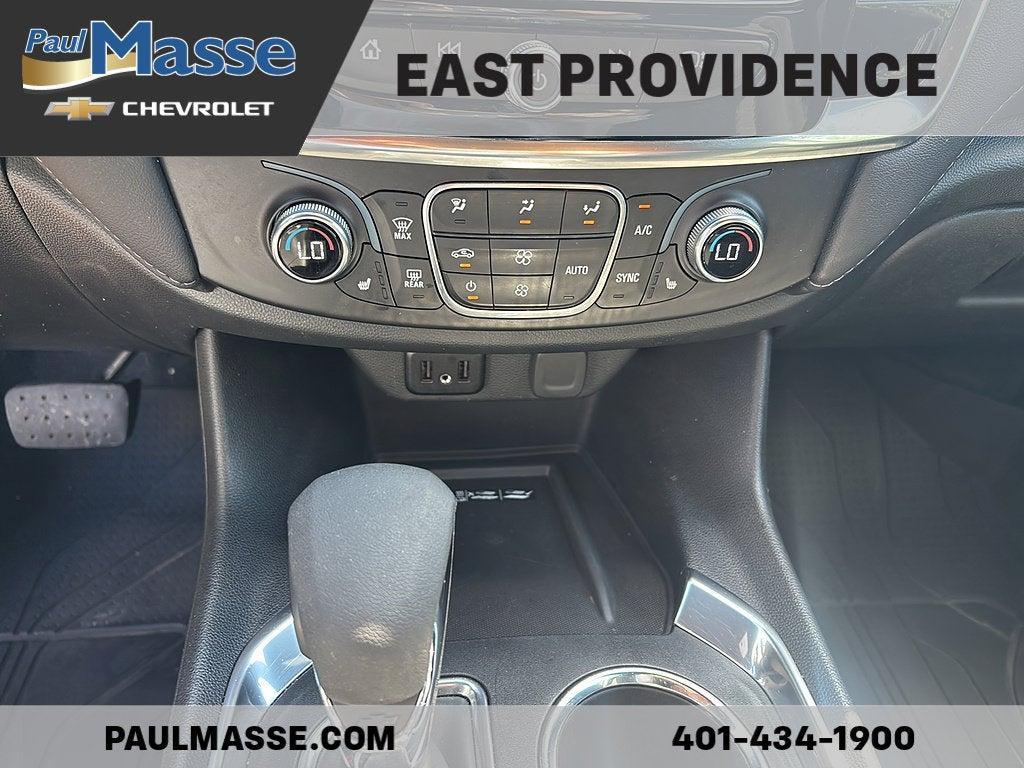 used 2023 Chevrolet Traverse car, priced at $28,387