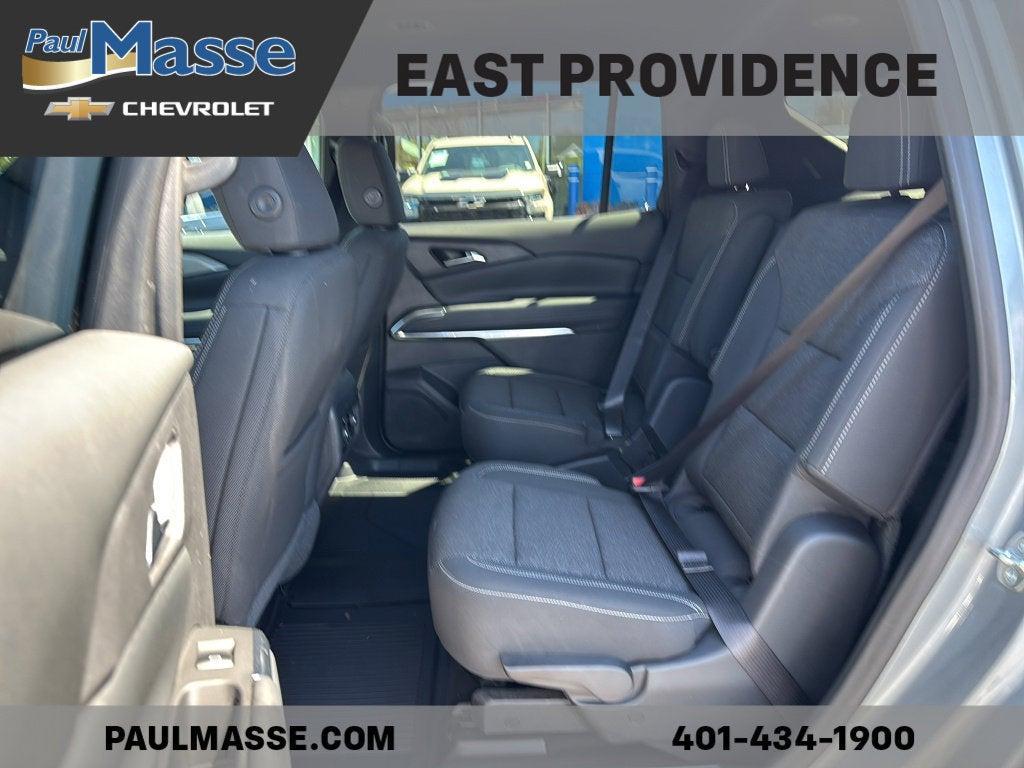 used 2025 Chevrolet Traverse car, priced at $39,387