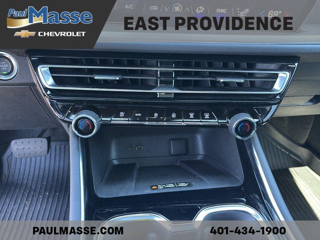 used 2025 Chevrolet Traverse car, priced at $39,387
