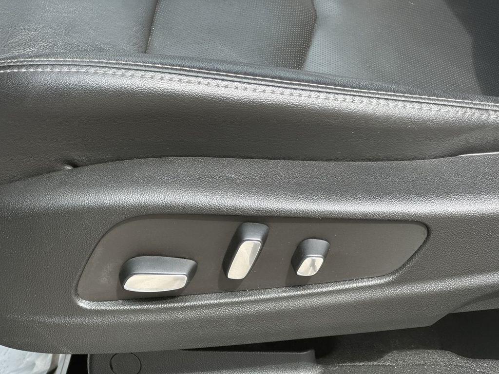 used 2022 Cadillac XT5 car, priced at $29,396