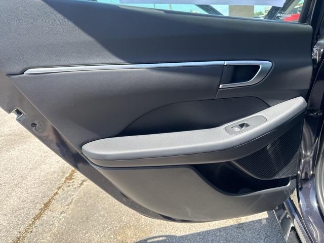 new 2025 Hyundai Sonata Hybrid car, priced at $27,584