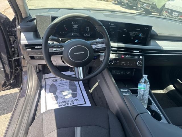 new 2025 Hyundai Sonata Hybrid car, priced at $27,584