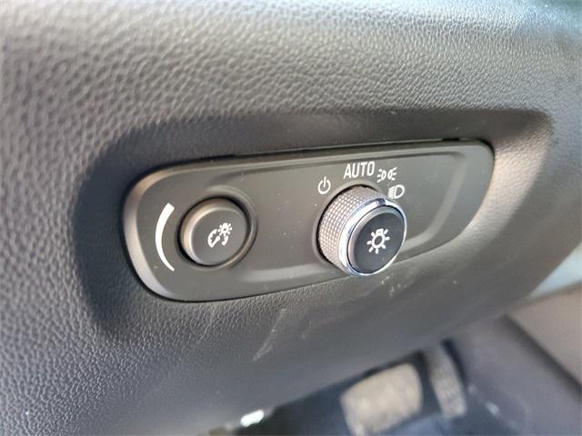 used 2023 Chevrolet Traverse car, priced at $32,789