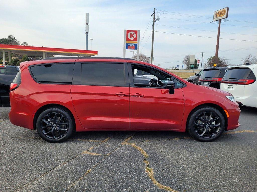 new 2026 Chrysler Pacifica car, priced at $46,727