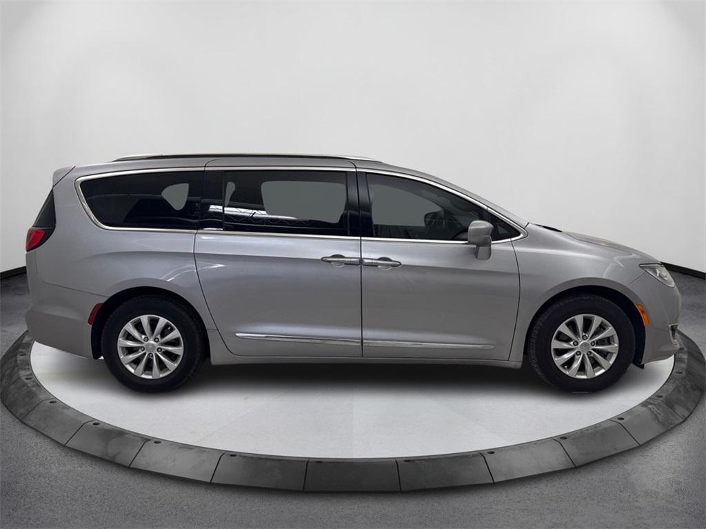 used 2019 Chrysler Pacifica car, priced at $13,991