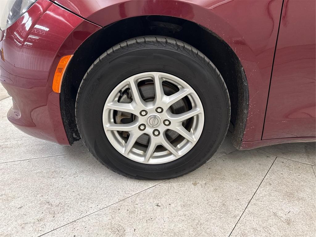 used 2018 Chrysler Pacifica car, priced at $8,491