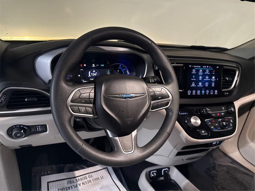 used 2018 Chrysler Pacifica Hybrid car, priced at $19,291