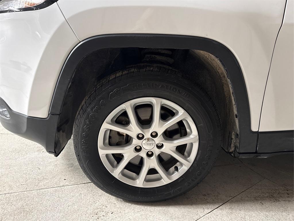 used 2018 Jeep Cherokee car, priced at $11,791